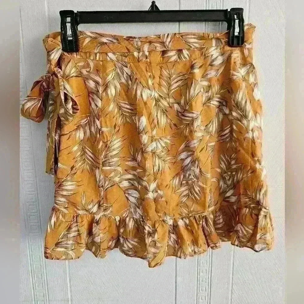 Emory Park Wrap Mini Skirt in Orange and Gray Floral Size M EUC
